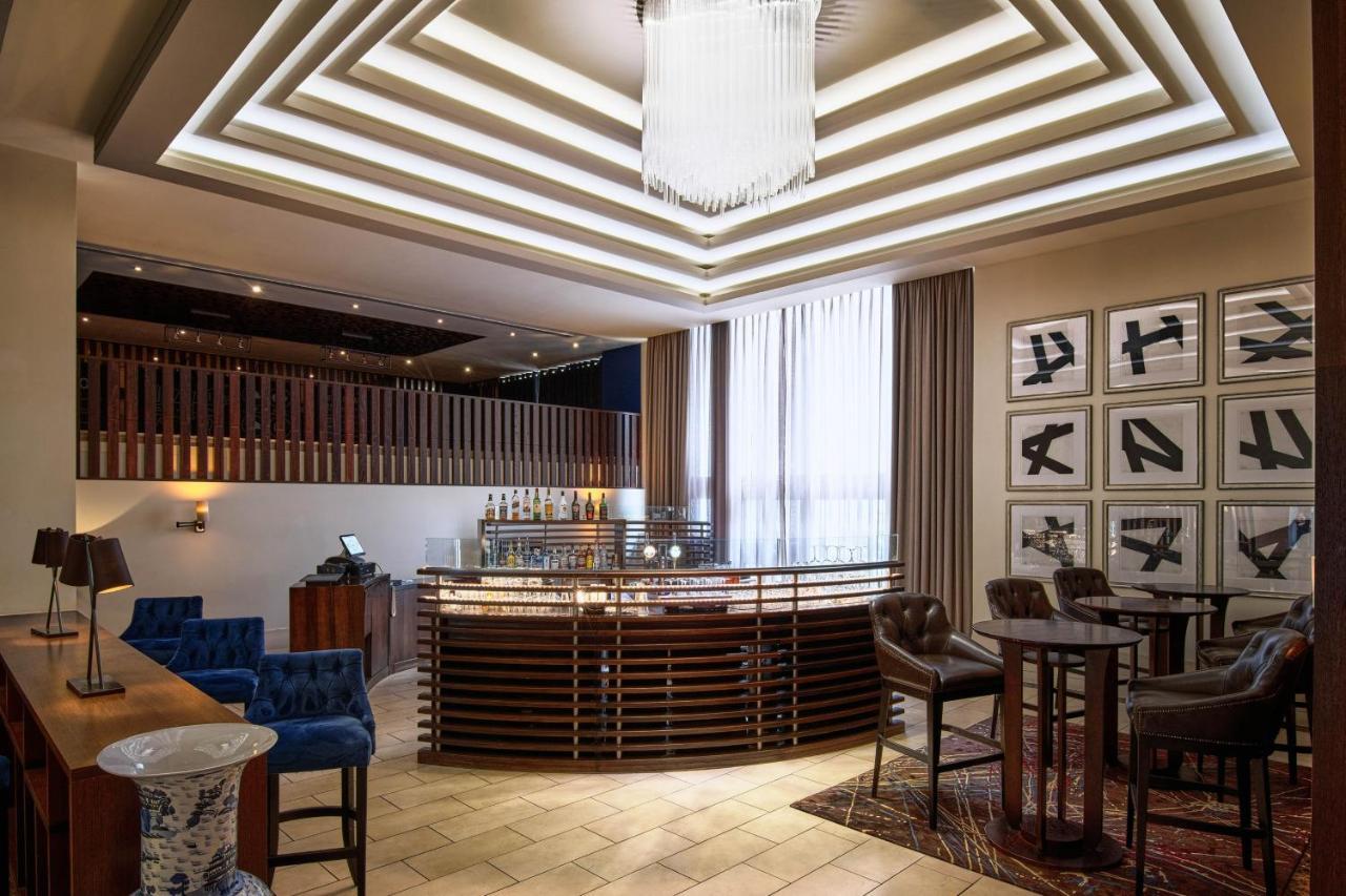 הית'רו Sheraton Heathrow Hotel מראה חיצוני תמונה