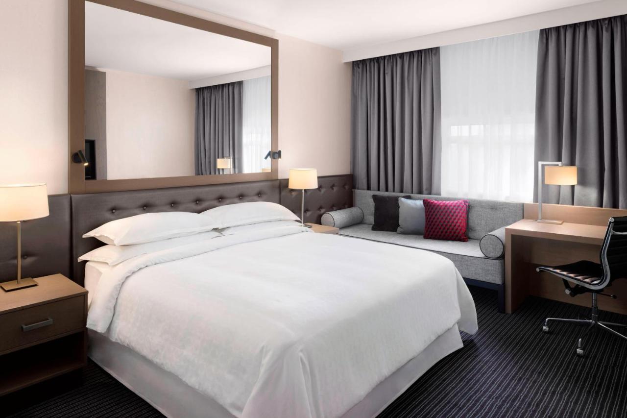 הית'רו Sheraton Heathrow Hotel מראה חיצוני תמונה