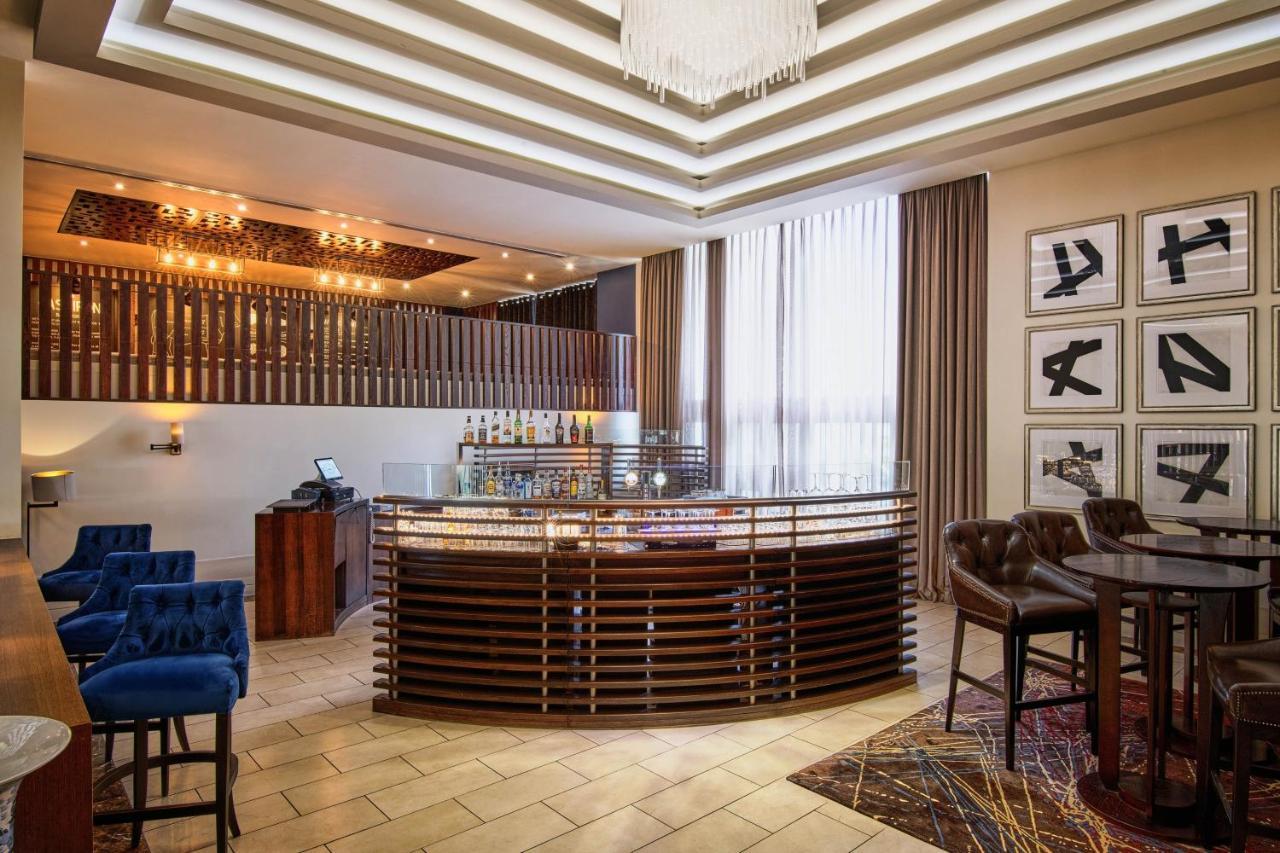 הית'רו Sheraton Heathrow Hotel מראה חיצוני תמונה