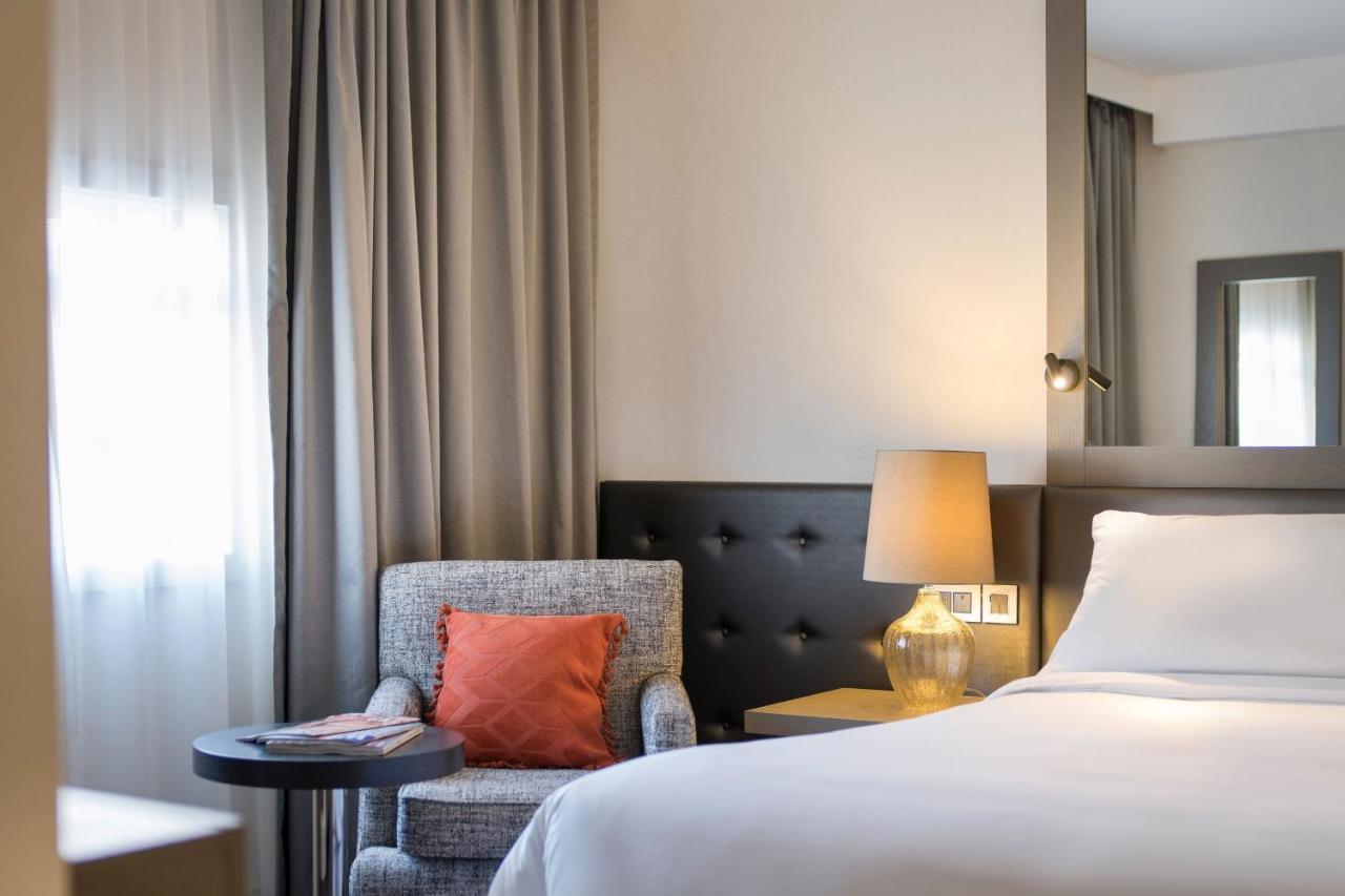 הית'רו Sheraton Heathrow Hotel מראה חיצוני תמונה