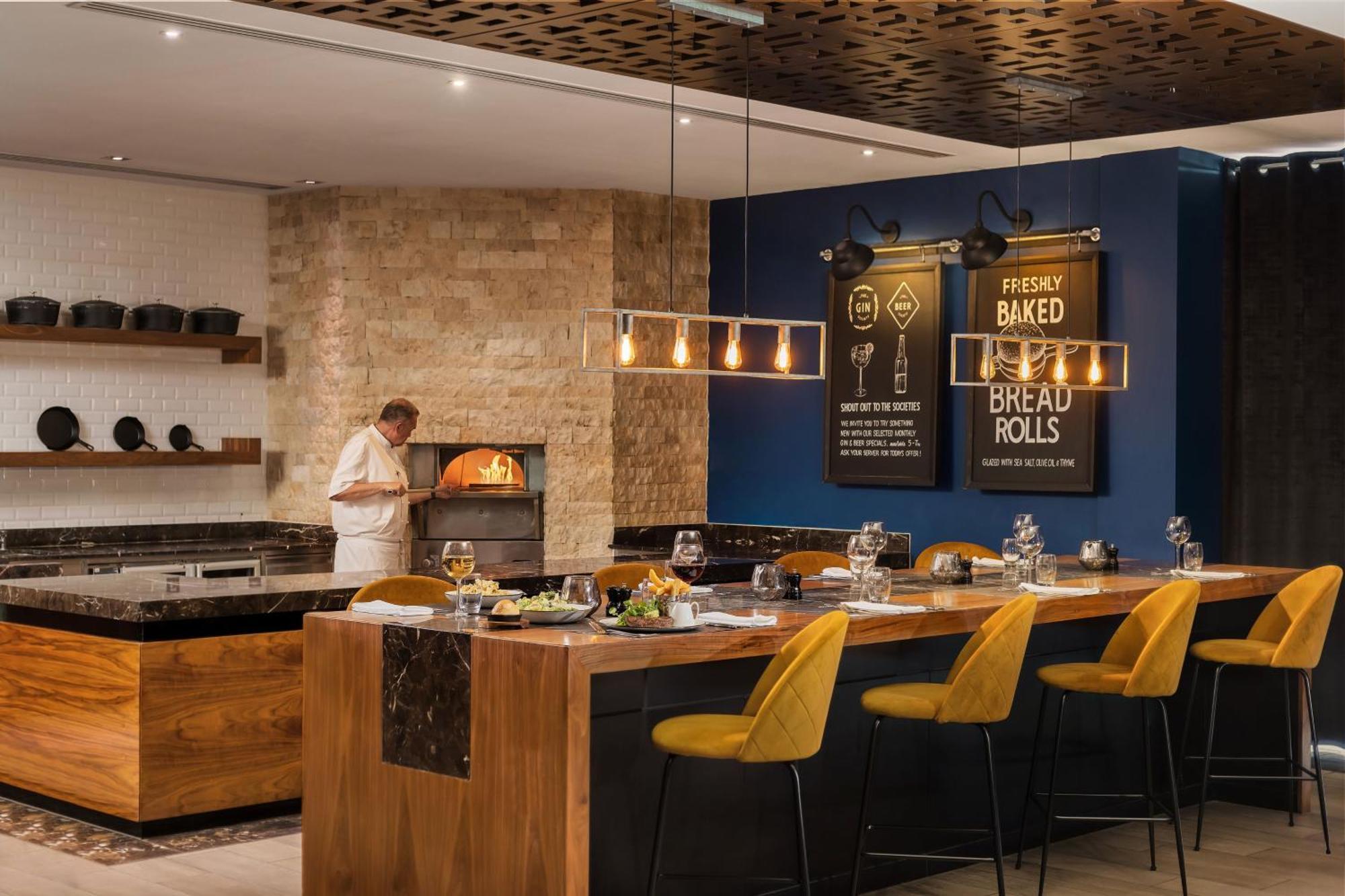 הית'רו Sheraton Heathrow Hotel מראה חיצוני תמונה
