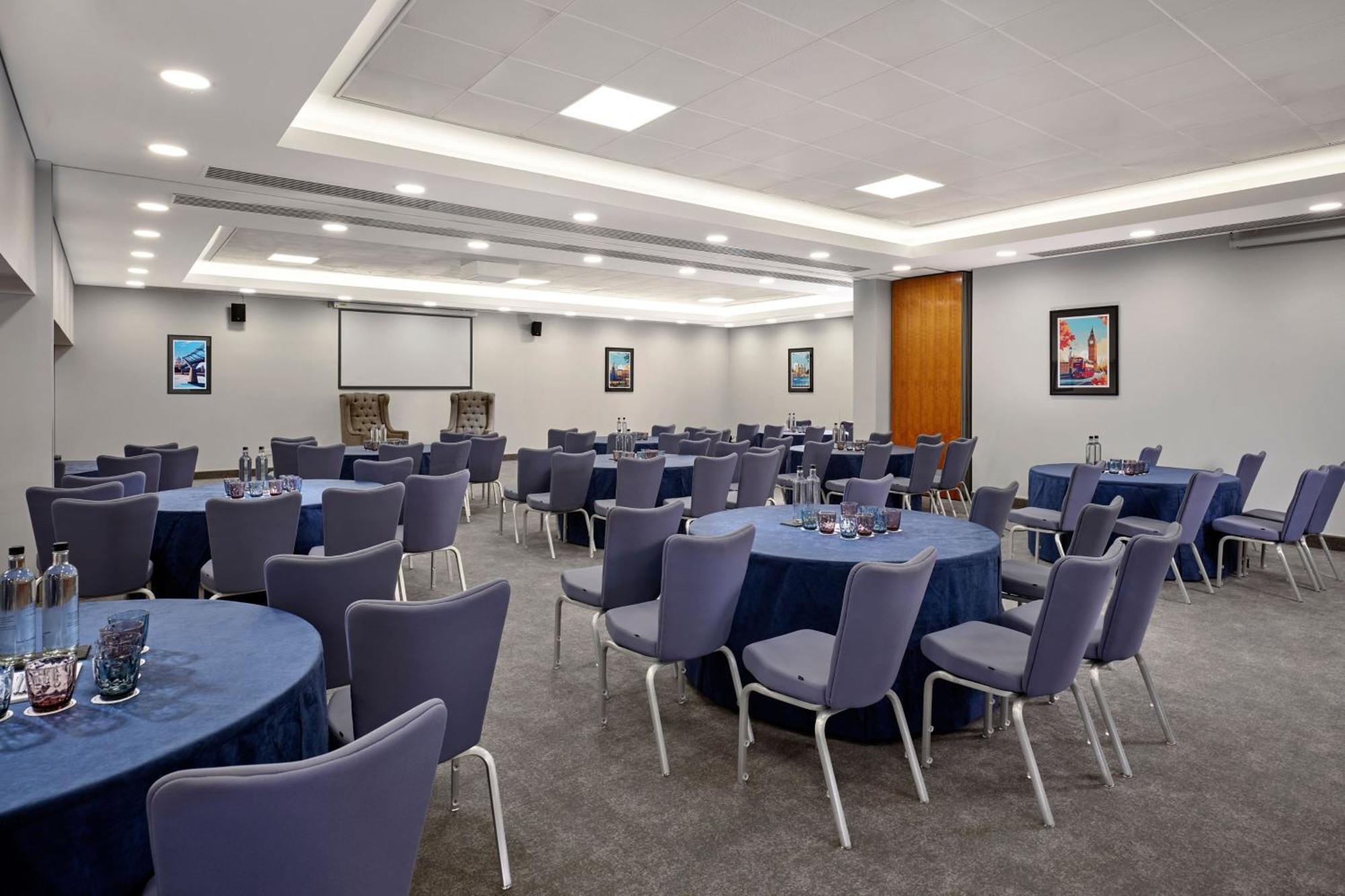 הית'רו Sheraton Heathrow Hotel מראה חיצוני תמונה