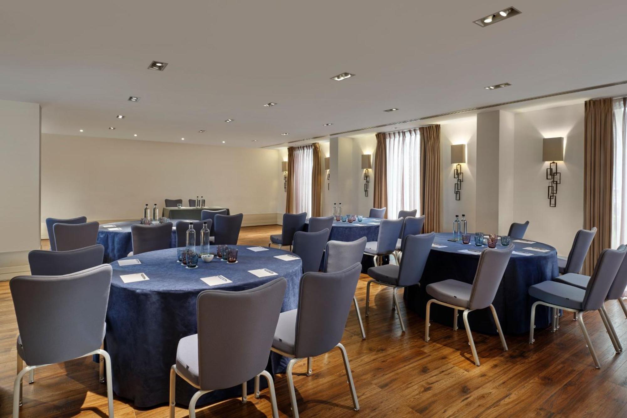 הית'רו Sheraton Heathrow Hotel מראה חיצוני תמונה