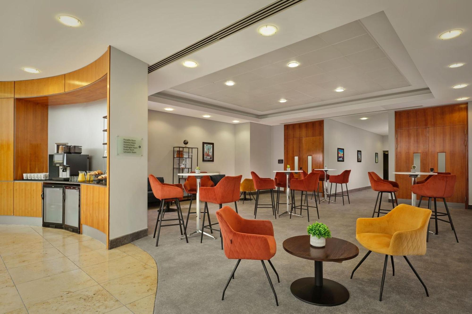 הית'רו Sheraton Heathrow Hotel מראה חיצוני תמונה