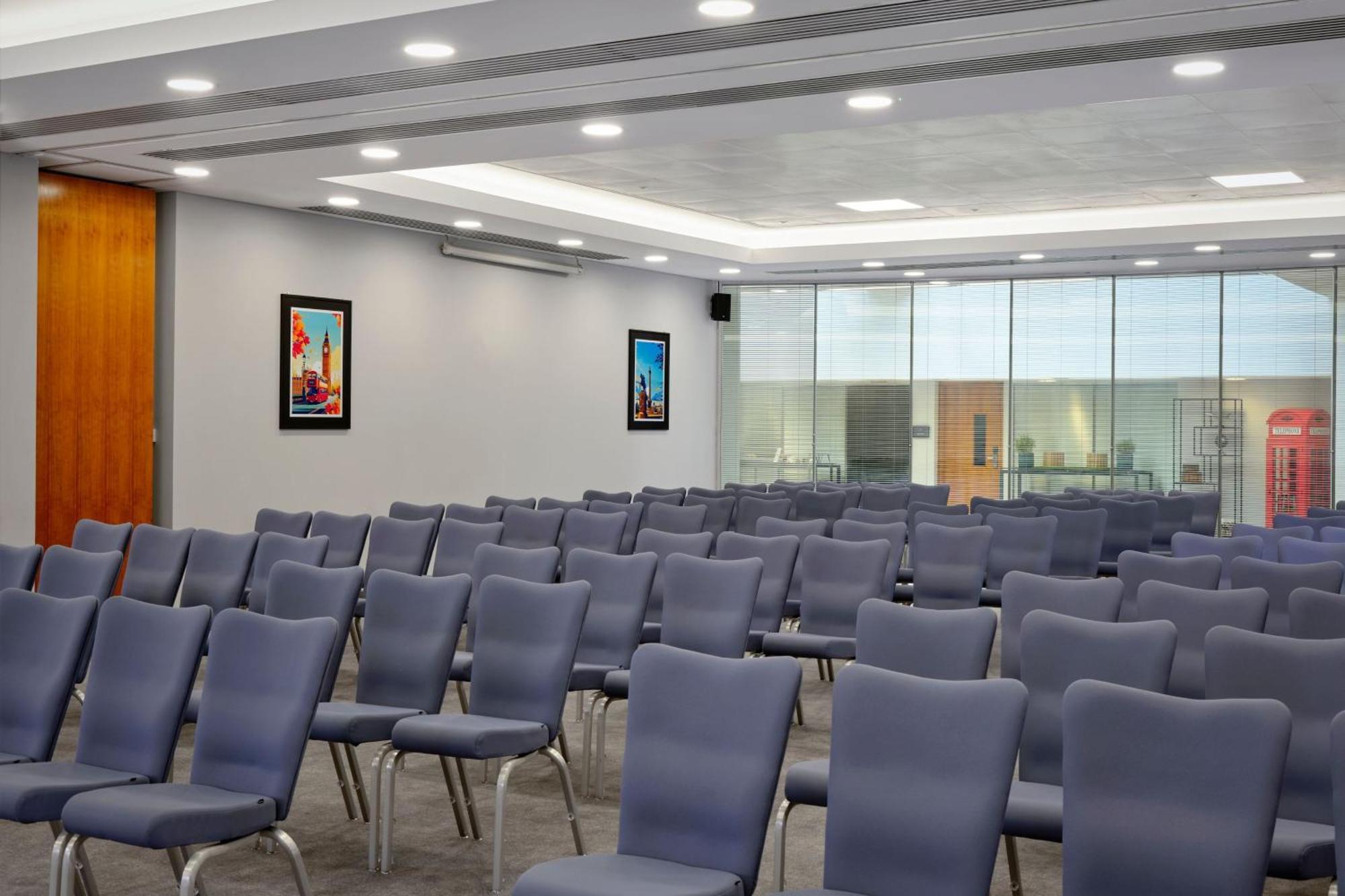 הית'רו Sheraton Heathrow Hotel מראה חיצוני תמונה