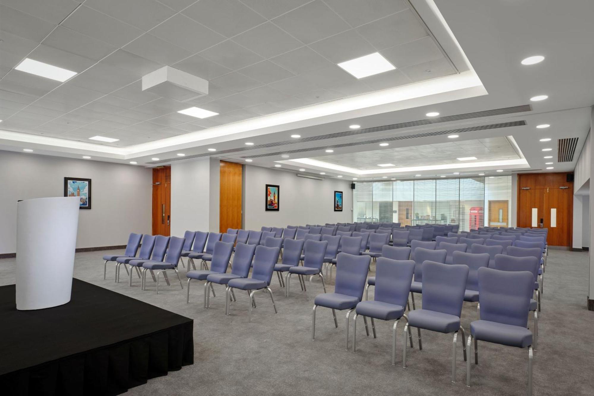 הית'רו Sheraton Heathrow Hotel מראה חיצוני תמונה