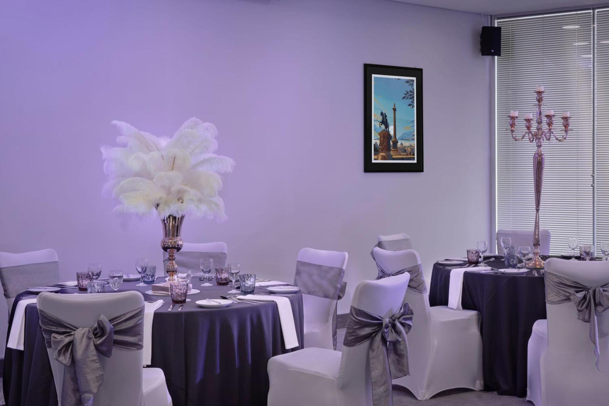 הית'רו Sheraton Heathrow Hotel מראה חיצוני תמונה