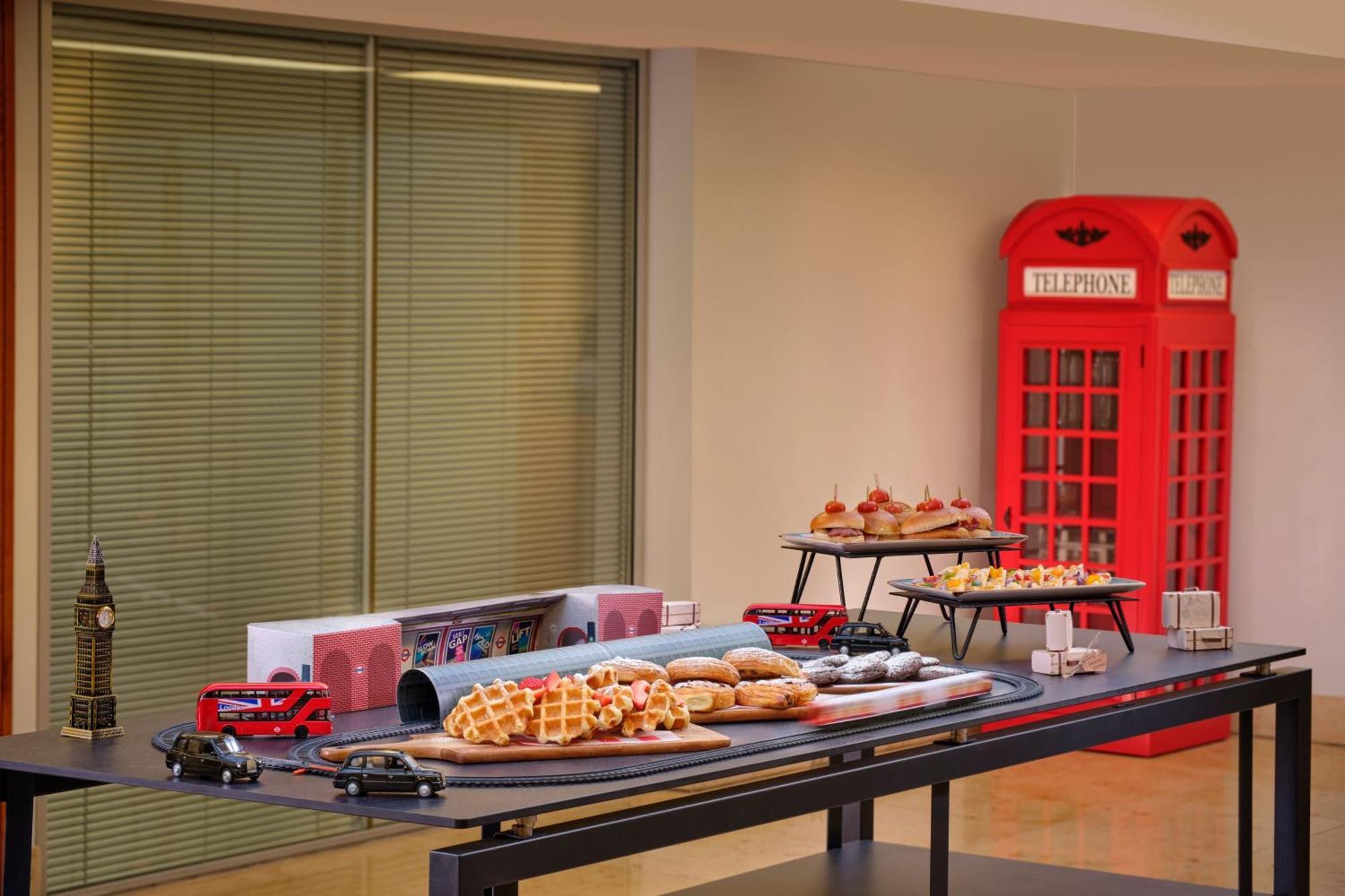 הית'רו Sheraton Heathrow Hotel מראה חיצוני תמונה